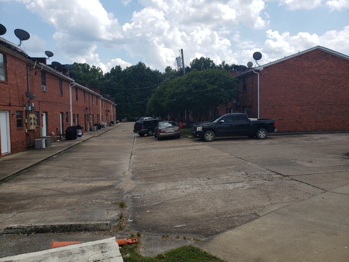 Foto del edificio - 201 Lynn Ln