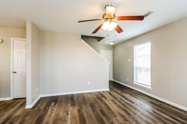 Foto del edificio - 1111 Richcrest Dr