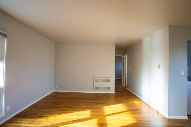 Building Photo - Get $500! Renovated Mid-Century 2Bdr w/Hardwoods, Dishwasher + Pets OK