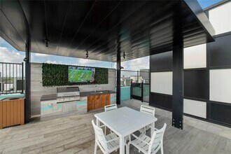 Building Photo - 1107 Shepherd Dr