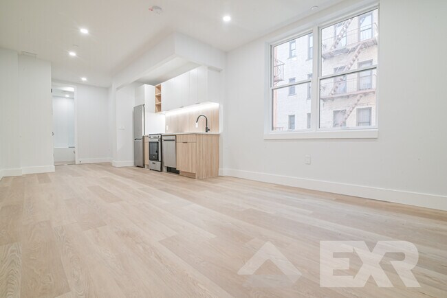 Foto del edificio - 1359 Nostrand Ave