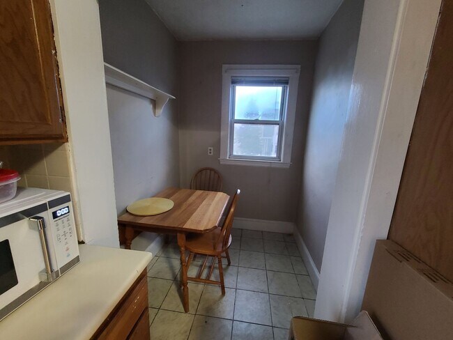 Building Photo - Off Street Parking - 2 Decks - On site Lau...