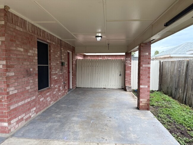Building Photo - 3717 Bluebird Ave