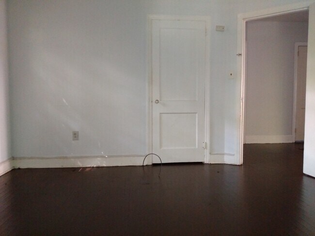 Building Photo - 346 St Andrews St