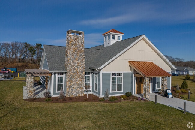 Building Photo - Orchard Overlook