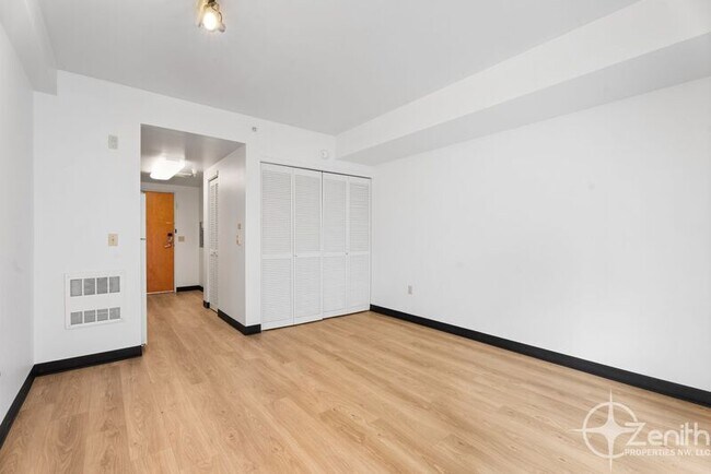 Foto del edificio - 701 Columbia St
