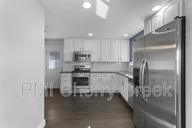 Foto del edificio - 1010 Newton St