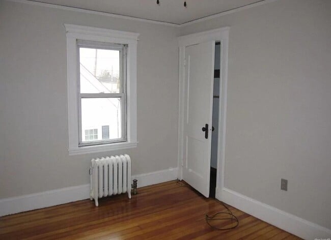 Building Photo - 925 Sea St