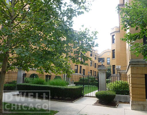 Building Photo - 2414 N Sawyer Ave