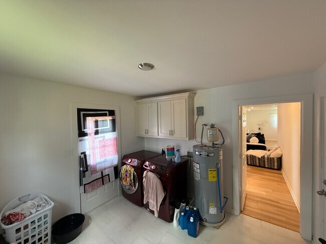 Building Photo - 7 Pleasant Cove