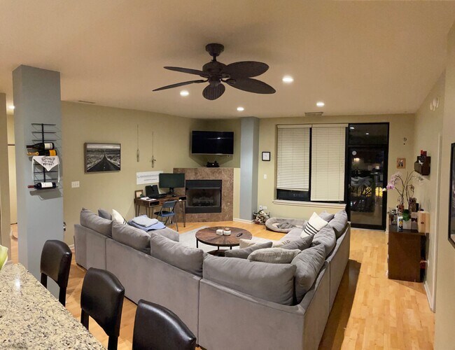 Living Room - 2045 W Concord Pl