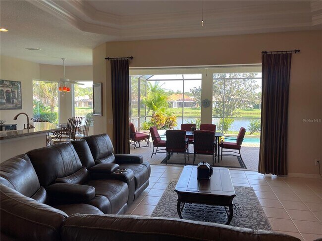 Building Photo - 4961 Sabal Lake Cir