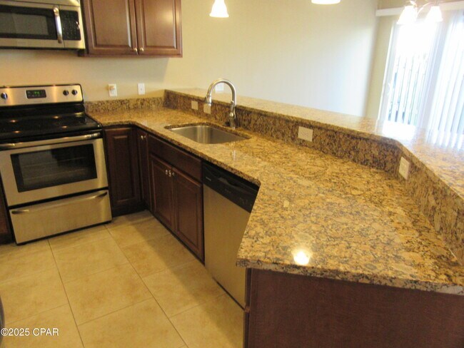 Foto del edificio - 2407 Astrid Ln