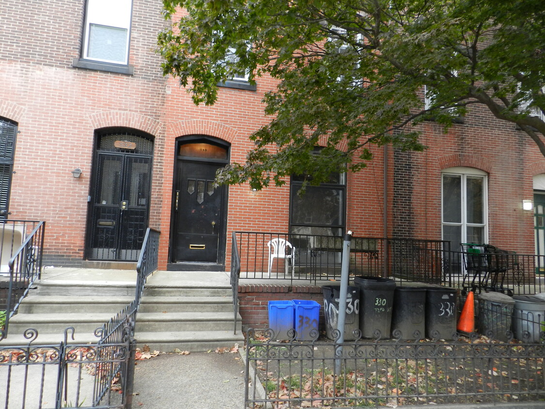 Front - 330 S 42nd St