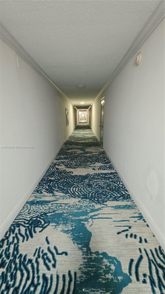 Foto del edificio - 1849 S Ocean Dr