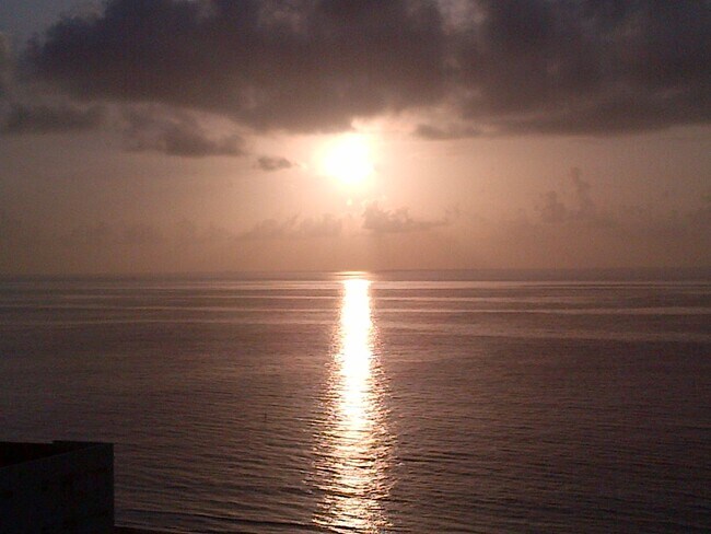 Magníficas vistas del amanecer - 1900 S Ocean Blvd