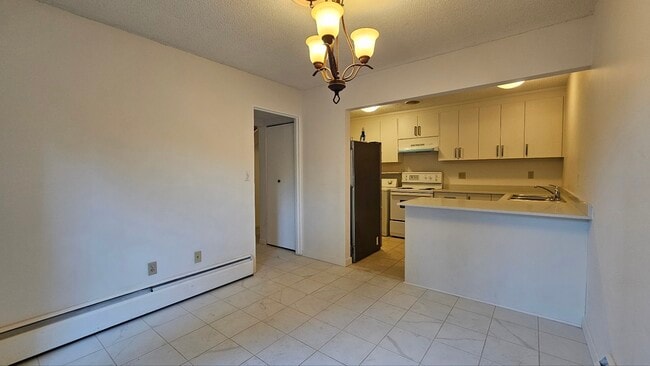 Building Photo - 849 Westview Crescent