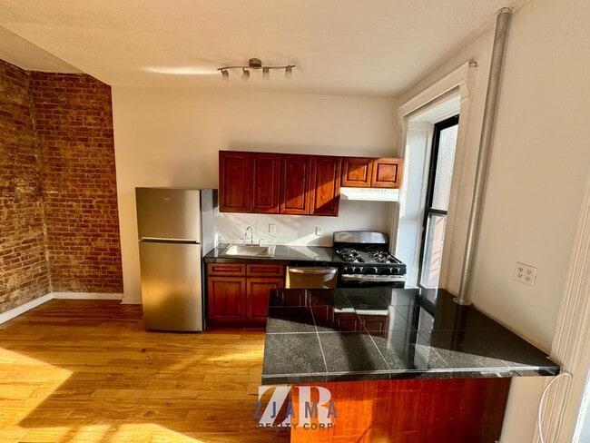 Building Photo - 1047 Bedford Ave