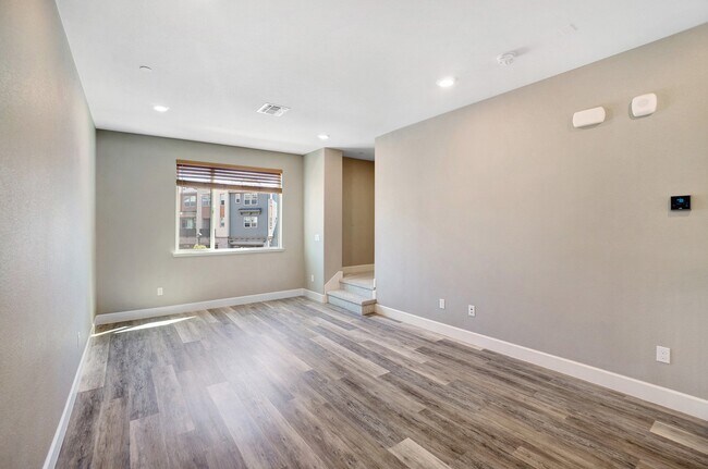 Foto del edificio - 477 Desert Holly St