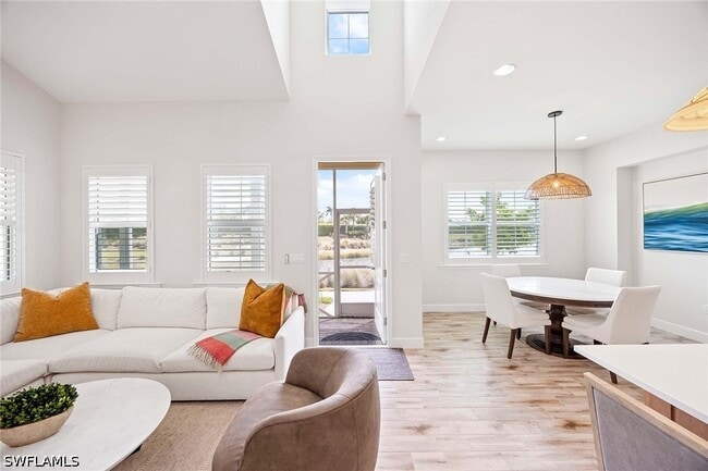 Building Photo - 7018 Saona CT