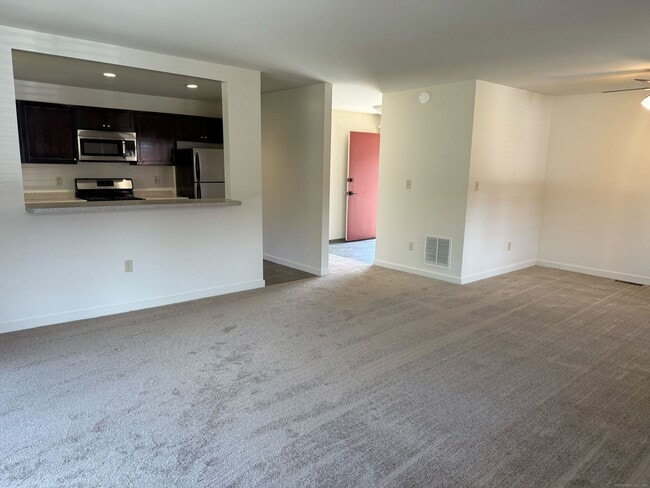 Building Photo - 105 Montoya Dr