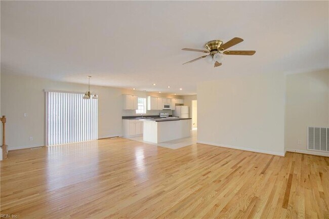 Foto del edificio - 9469 Glass Rd