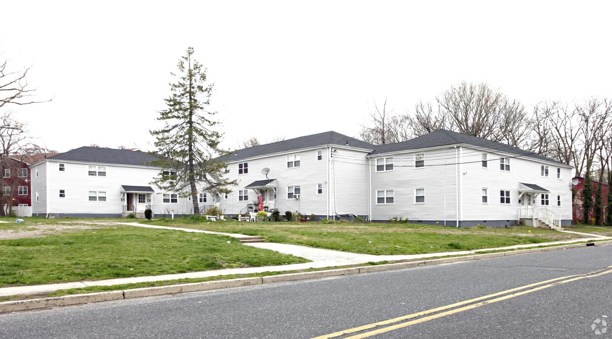 Building Photo - 1819-1827 Bangs Ave