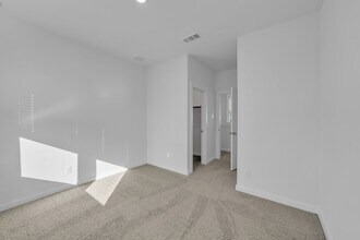 Building Photo - 3244 Loam Ln