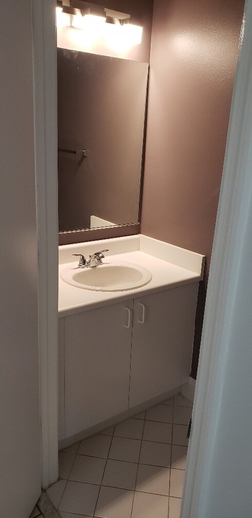 Guest half bath 1st fl - 1540 Barcelona Way