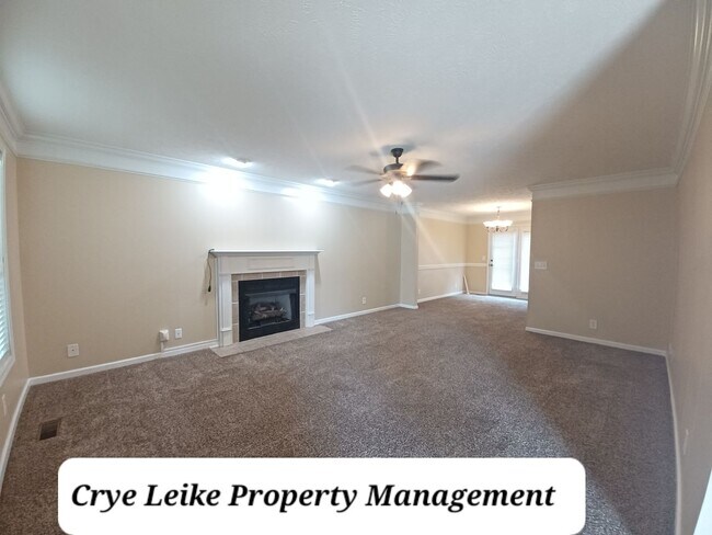 Foto del edificio - 668 Winding Bluff Way