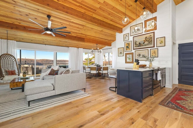 Building Photo - 22941 War Eagle Blacktop Rd