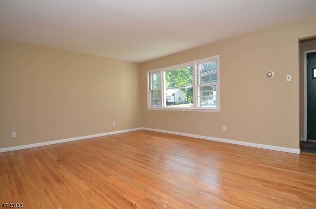 Foto del edificio - 356 Bradley Ave