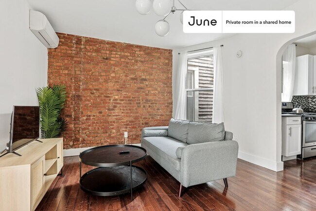 Foto del edificio - Room in Shared 3 bed/1 bath home
