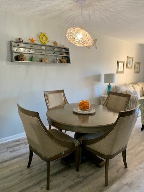 Eat-in dining area - 10 Lemoyne Ave