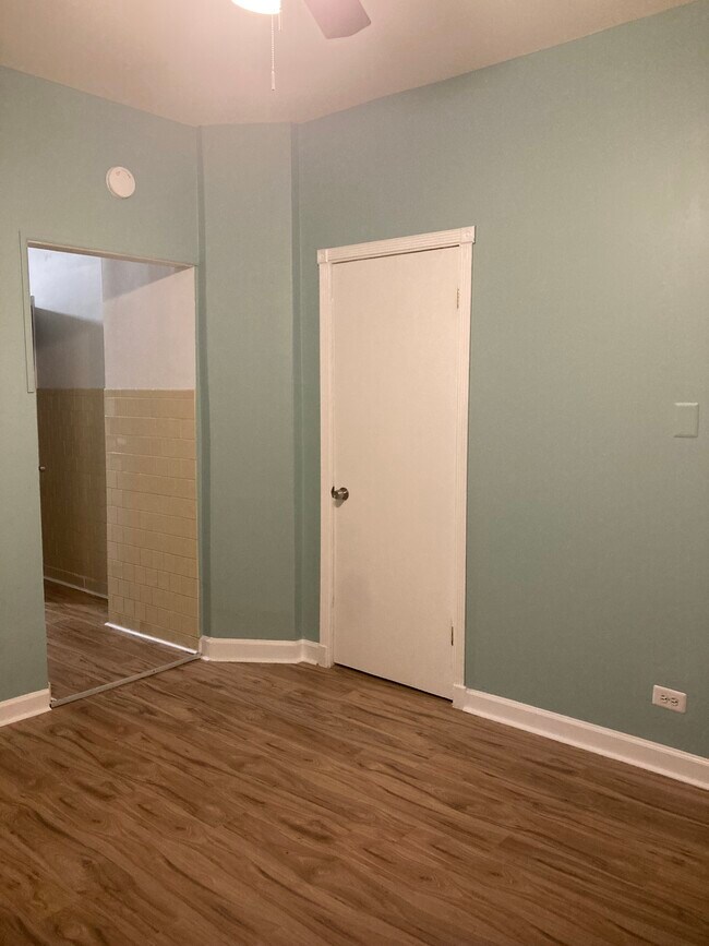 Living room - 2319 W 25th St