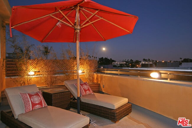 Foto del edificio - 2216 Main St