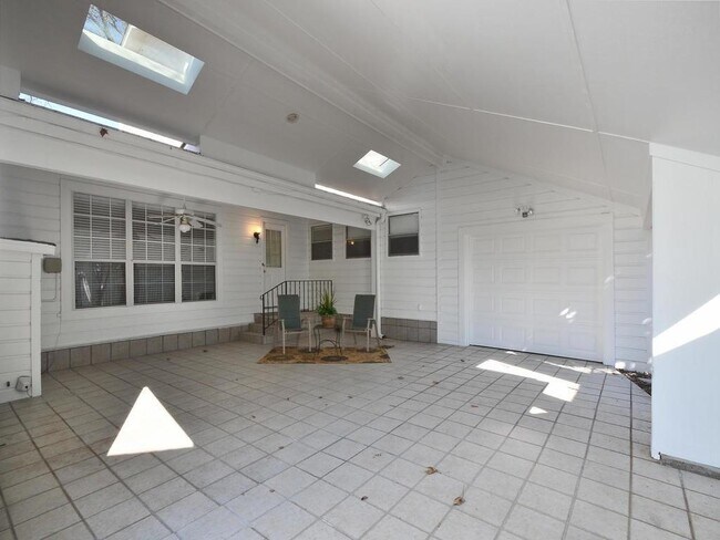 Foto del edificio - 1006 E 38th St