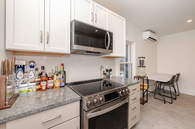 Building Photo - 363 Miller Ave