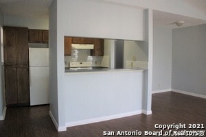 Foto del edificio - 7534 Windsor Oaks