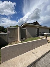 Building Photo - 2241 W Pensacola St