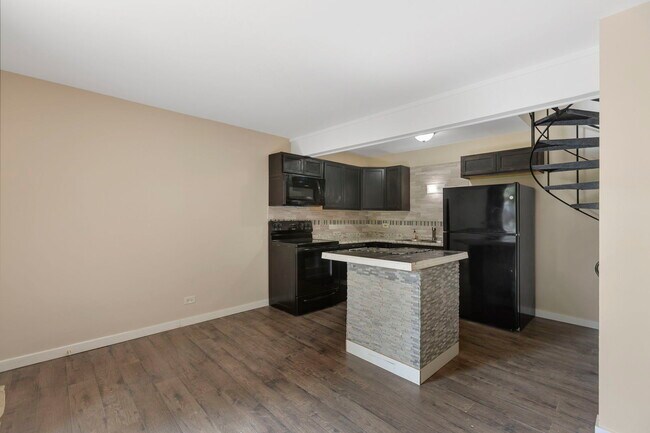 Building Photo - 64 Aspen Colony