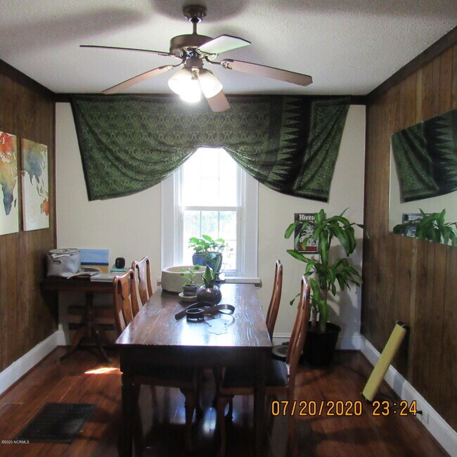 Foto del edificio - 2089 Burnett Blvd