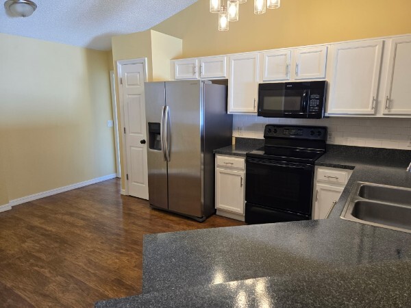 Building Photo - 2631 Winchester Cir