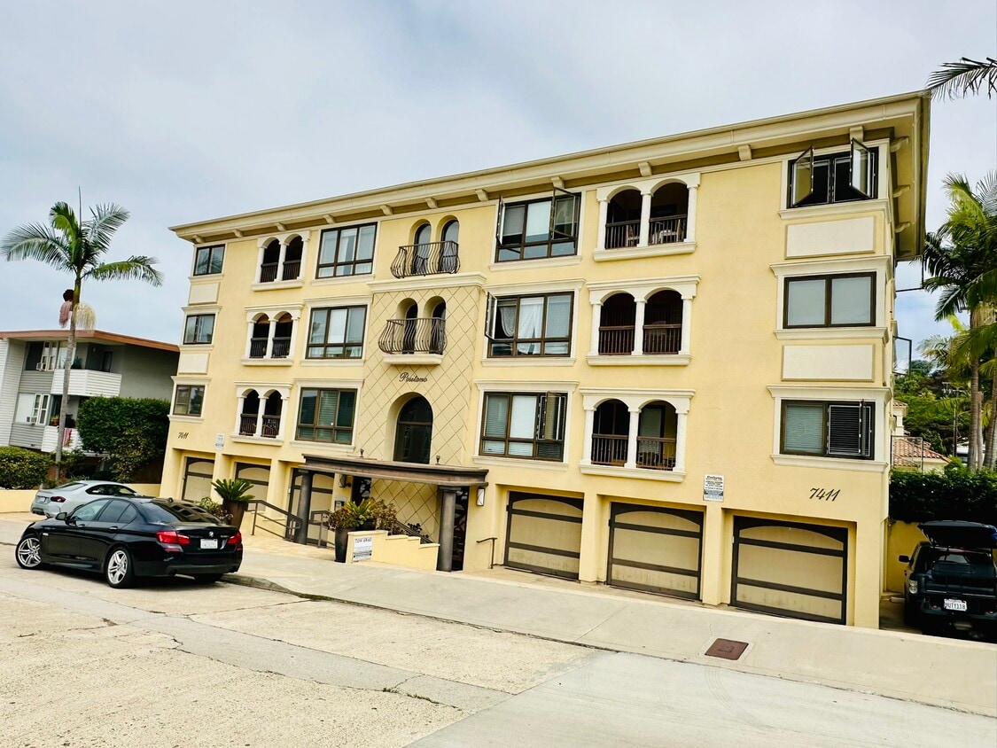 Primary Photo - 7411 Herschel Ave