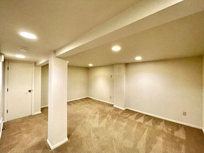 Photo - 1921 Franklin Pl E Apartment