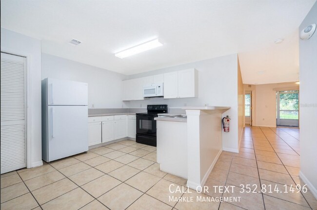 Building Photo - 8831 Grand Palms Cir