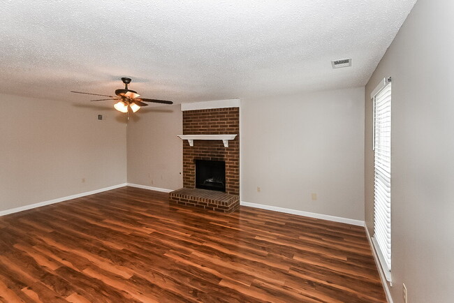 Building Photo - 2780 White Oak Dr