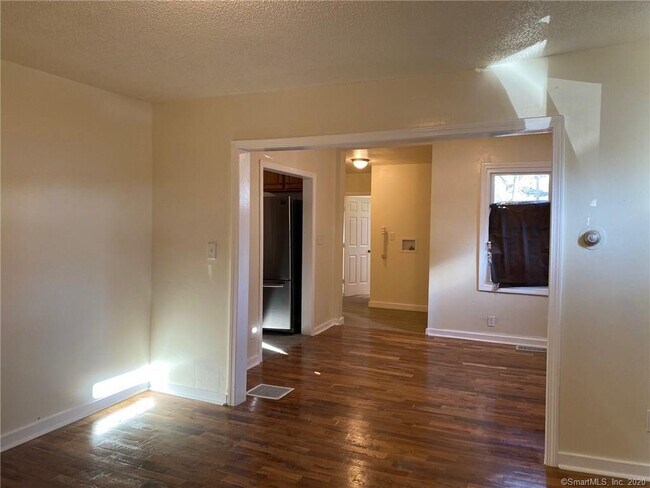 Foto del edificio - 186 N State St