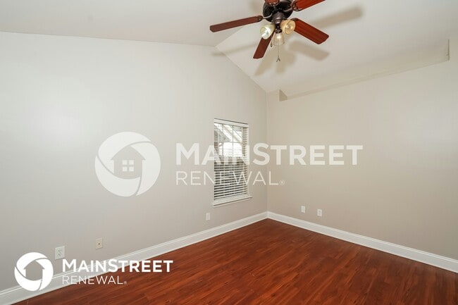 Building Photo - 50 Clover St