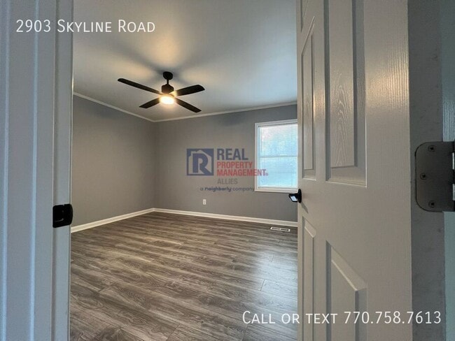Building Photo - 2903 Skyline Rd